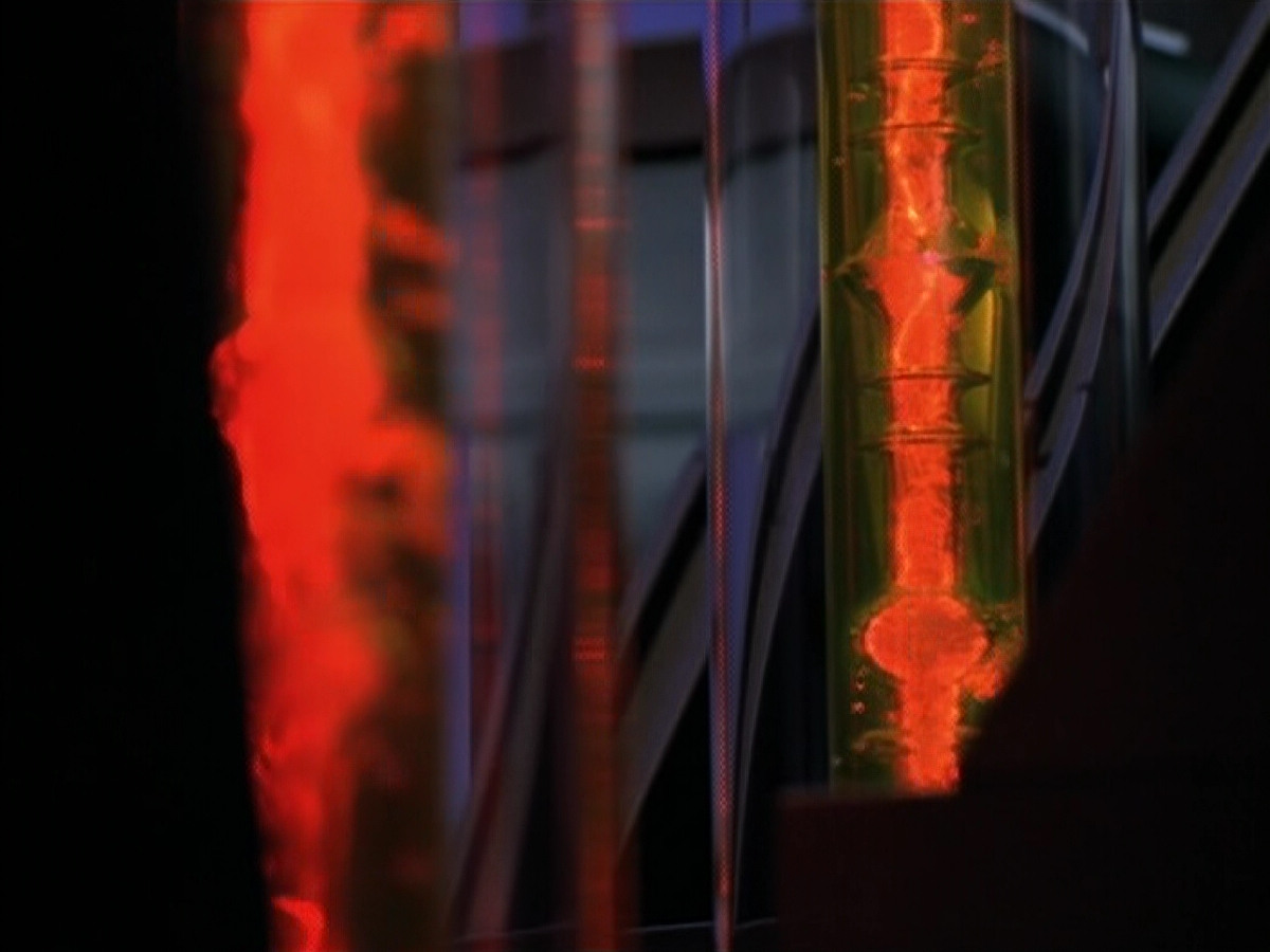 extant_StarTrek_Voyager_4x26-HopeAndFear_01668.jpg
