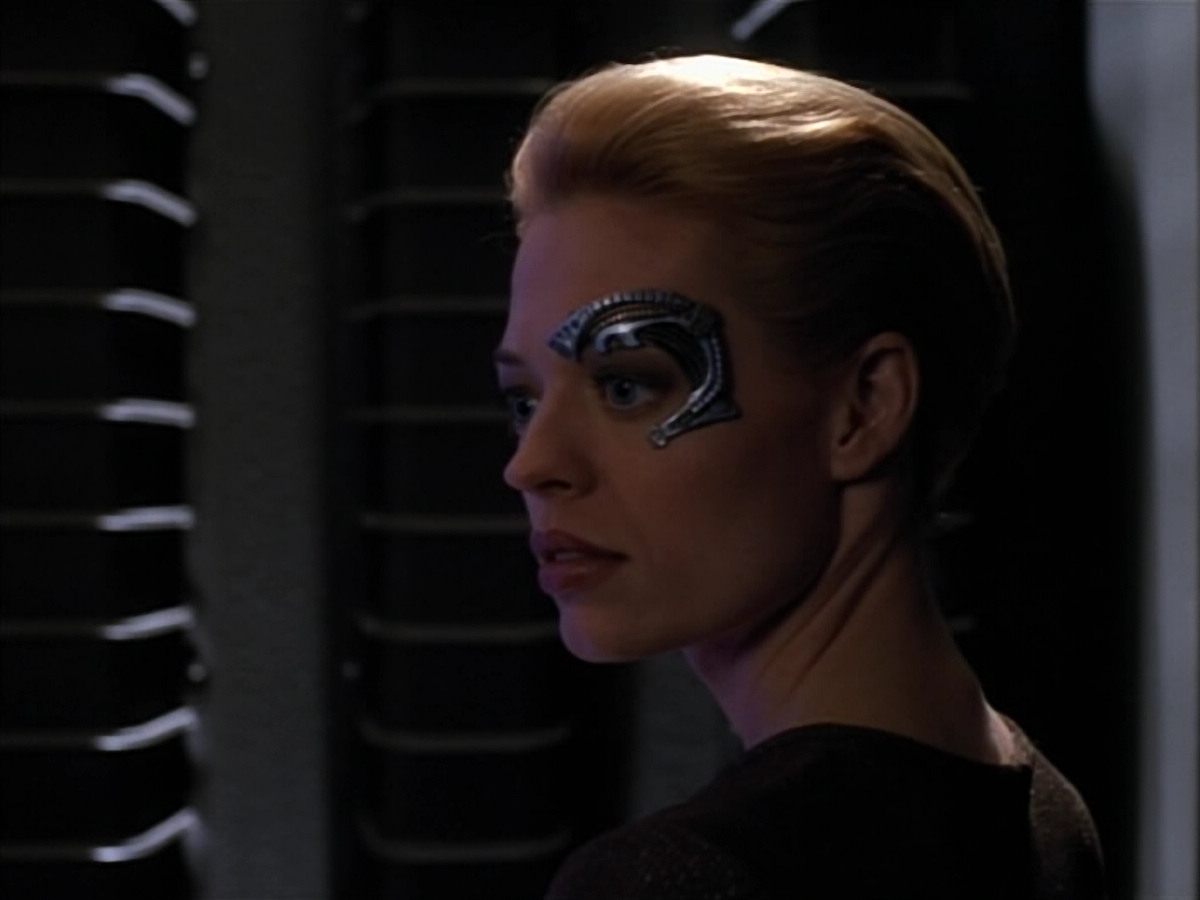 extant_StarTrek_Voyager_4x26-HopeAndFear_01741.jpg