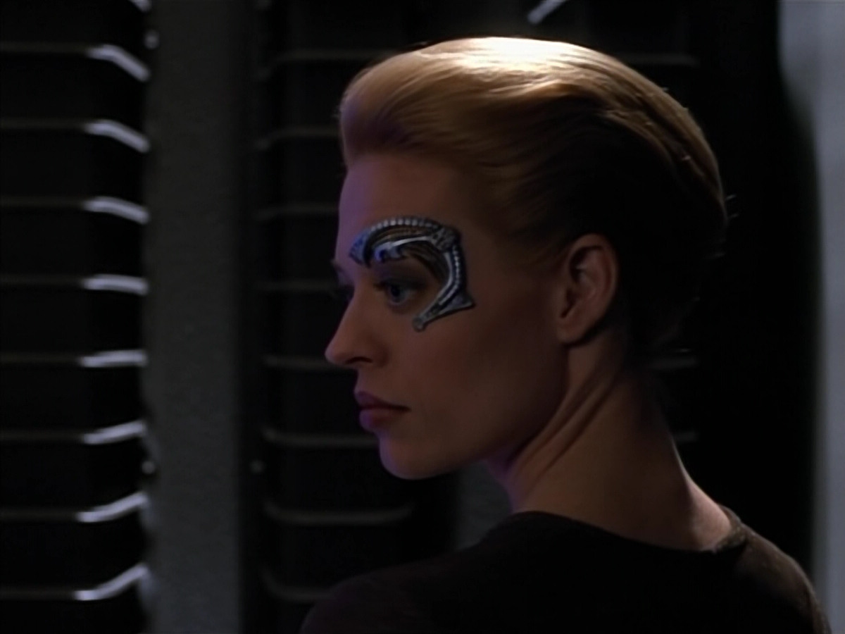 extant_StarTrek_Voyager_4x26-HopeAndFear_01743.jpg
