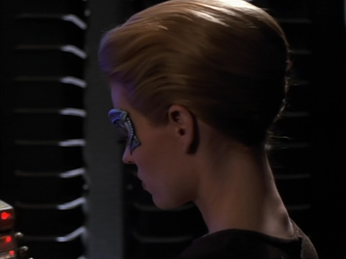 extant_StarTrek_Voyager_4x26-HopeAndFear_01748.jpg