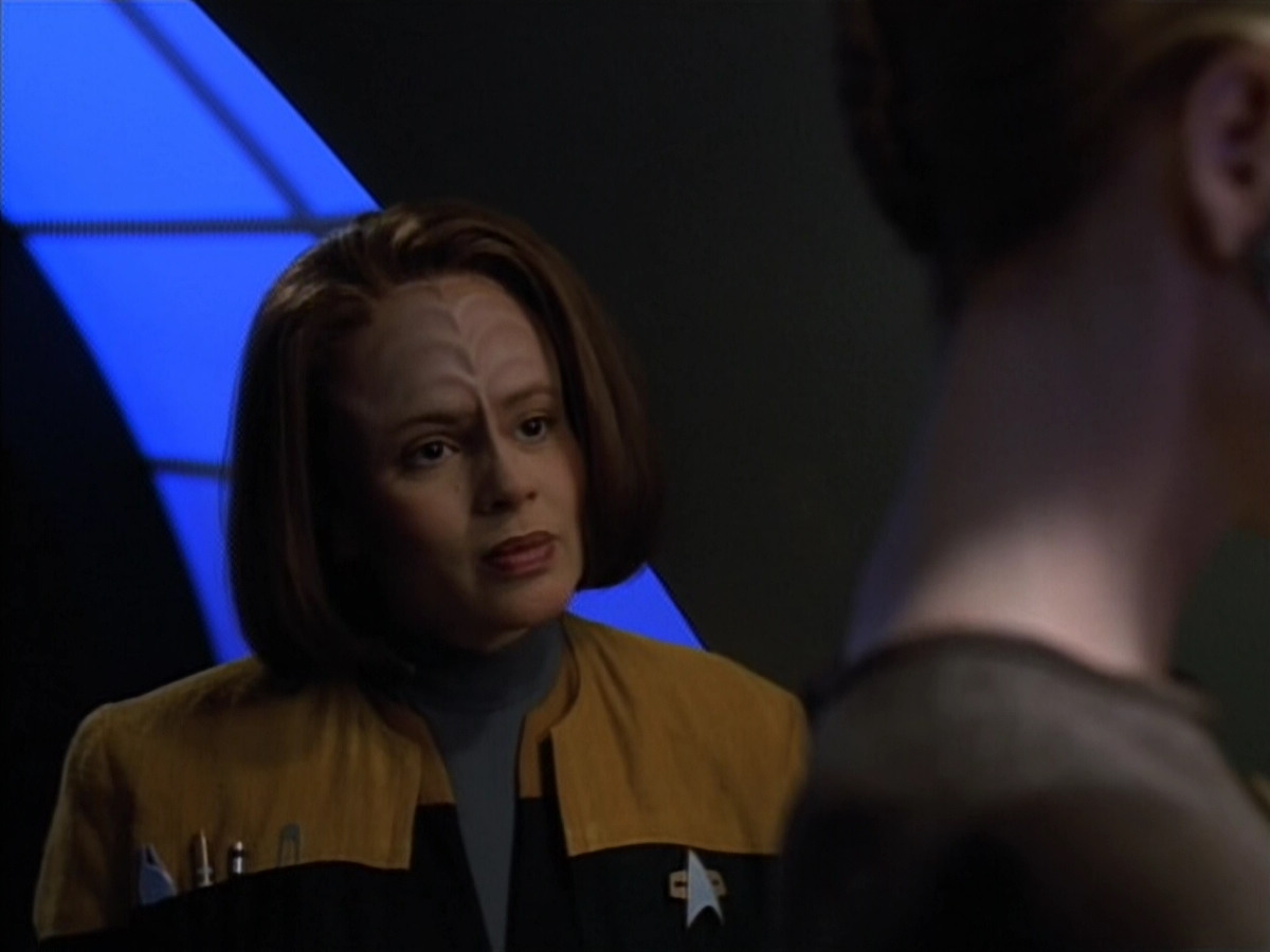 extant_StarTrek_Voyager_4x26-HopeAndFear_01760.jpg