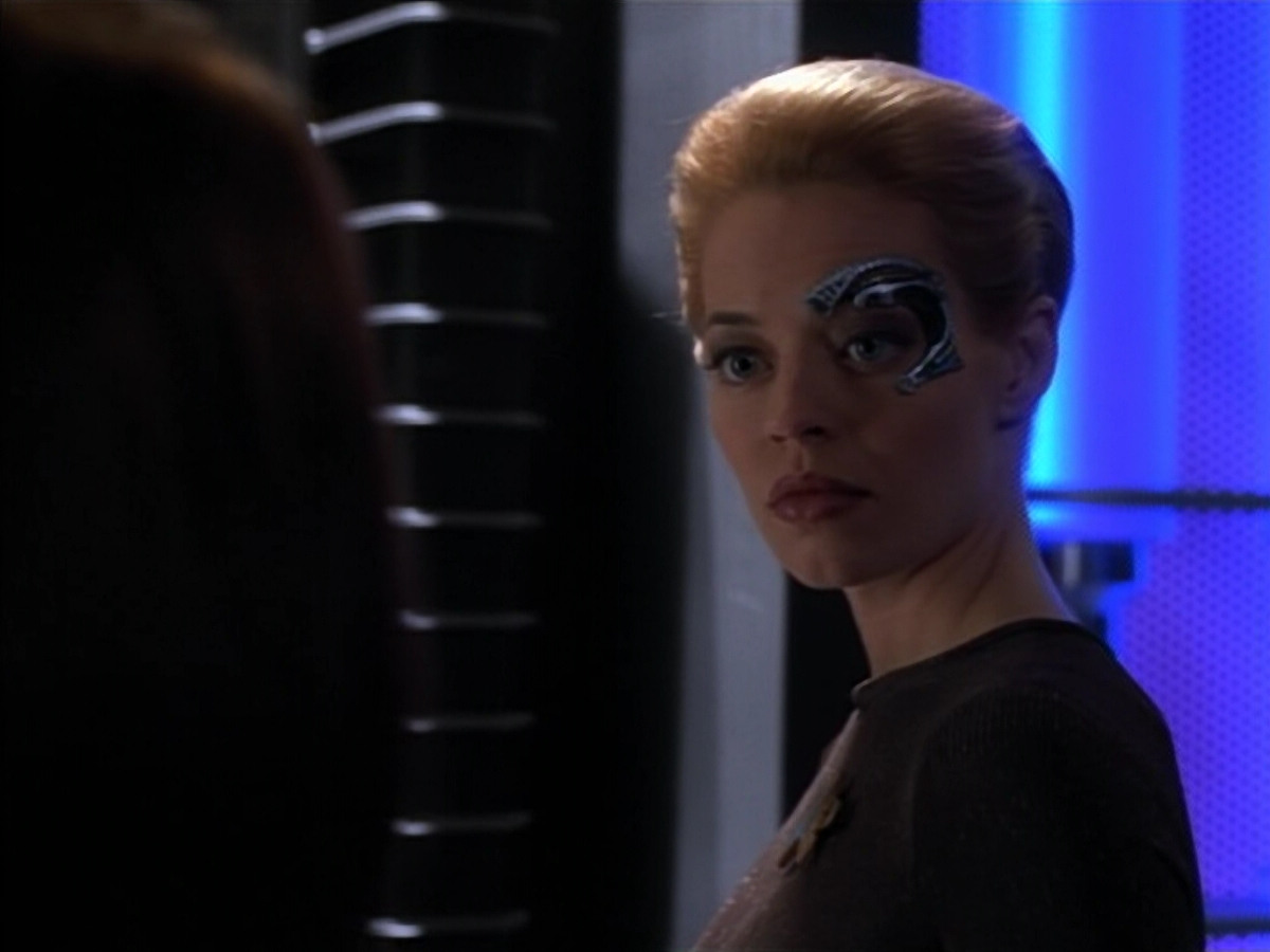 extant_StarTrek_Voyager_4x26-HopeAndFear_01767.jpg