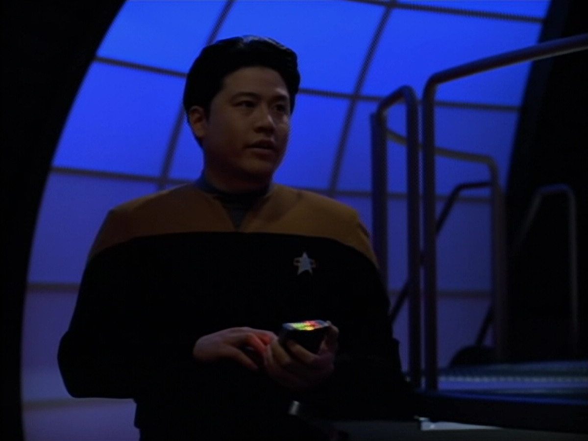 extant_StarTrek_Voyager_4x26-HopeAndFear_01852.jpg