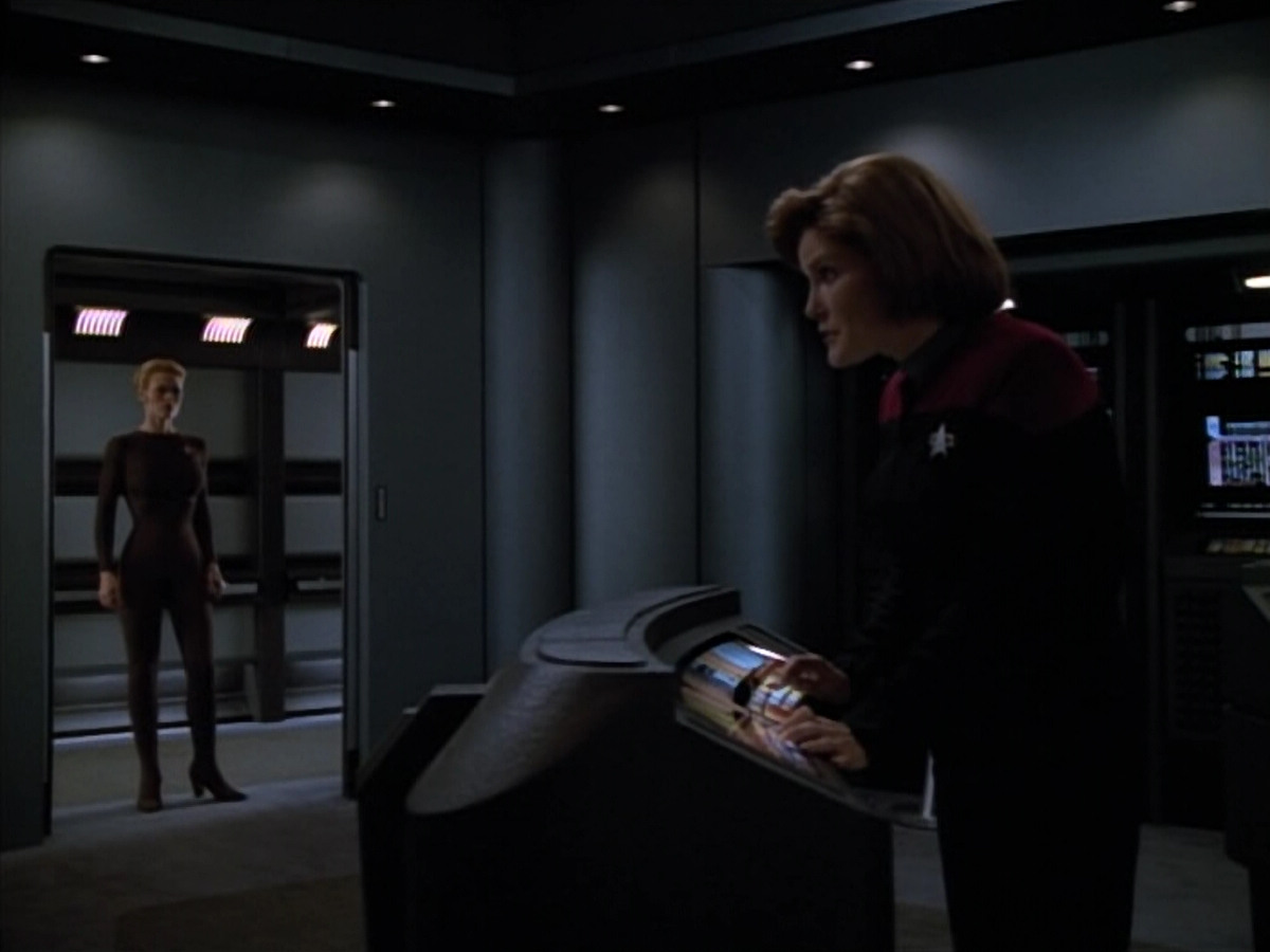 extant_StarTrek_Voyager_4x26-HopeAndFear_01958.jpg