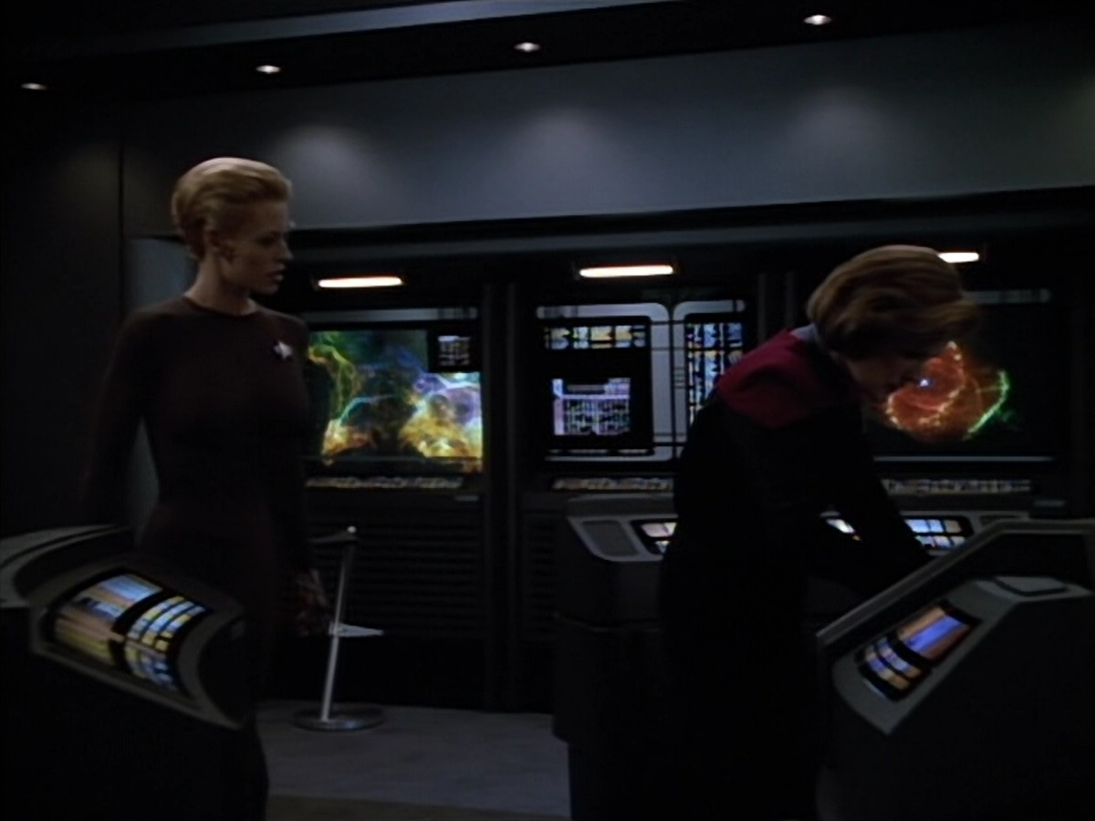 extant_StarTrek_Voyager_4x26-HopeAndFear_01990.jpg