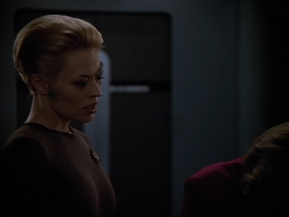 extant_StarTrek_Voyager_4x26-HopeAndFear_01993.jpg