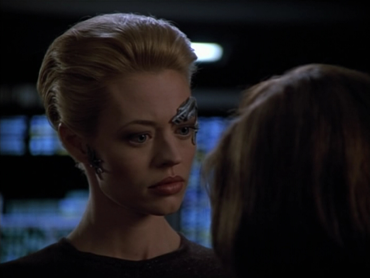 extant_StarTrek_Voyager_4x26-HopeAndFear_02044.jpg