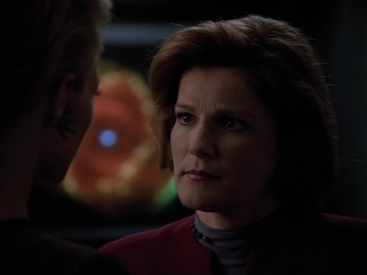 extant_StarTrek_Voyager_4x26-HopeAndFear_02049.jpg