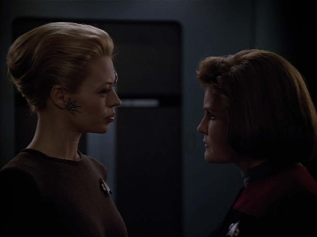 extant_StarTrek_Voyager_4x26-HopeAndFear_02054.jpg