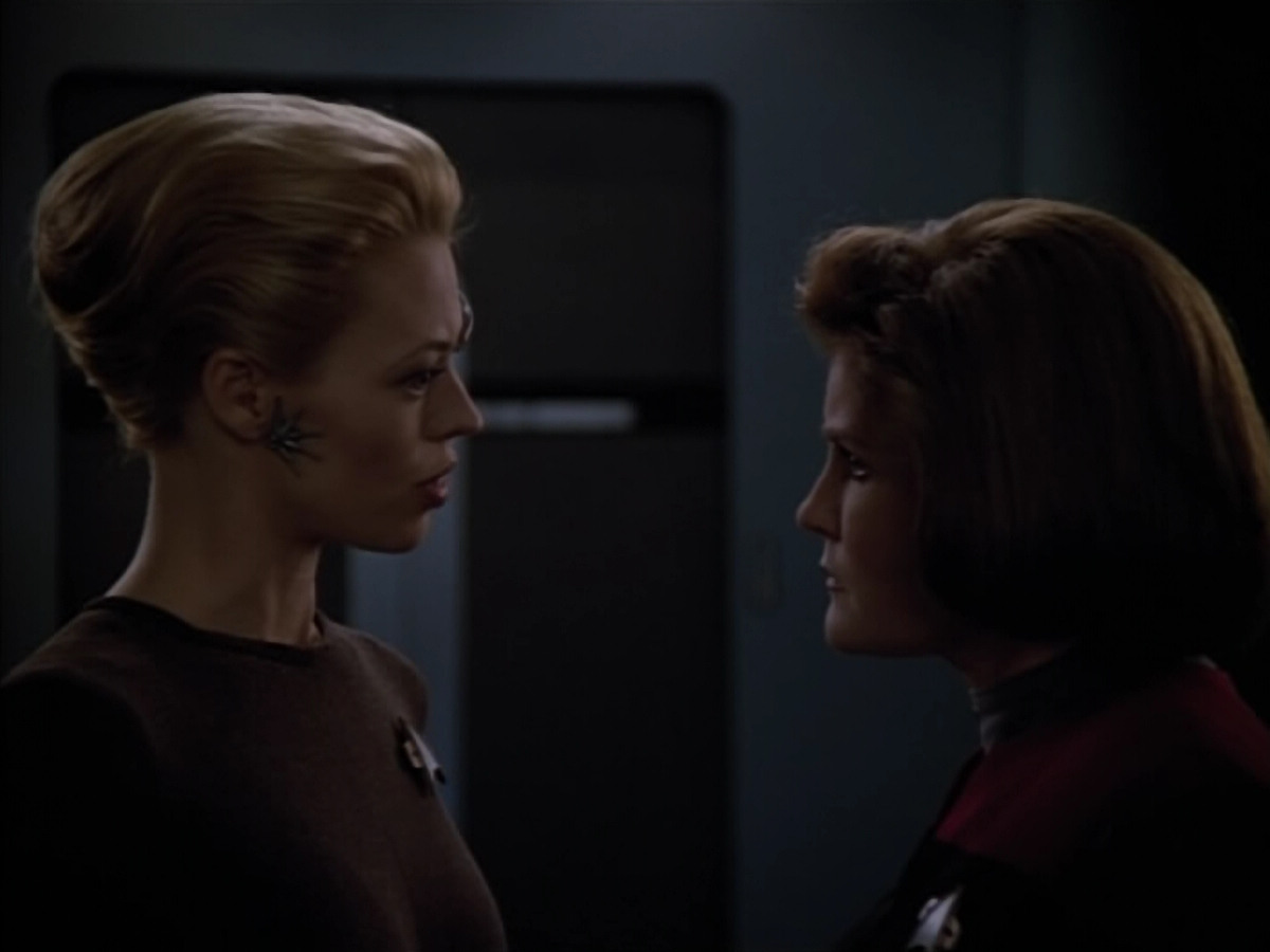 extant_StarTrek_Voyager_4x26-HopeAndFear_02057.jpg