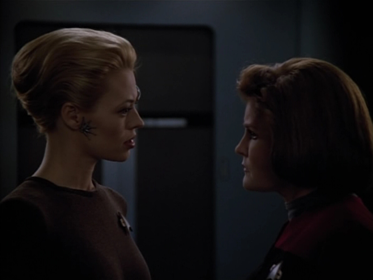 extant_StarTrek_Voyager_4x26-HopeAndFear_02061.jpg