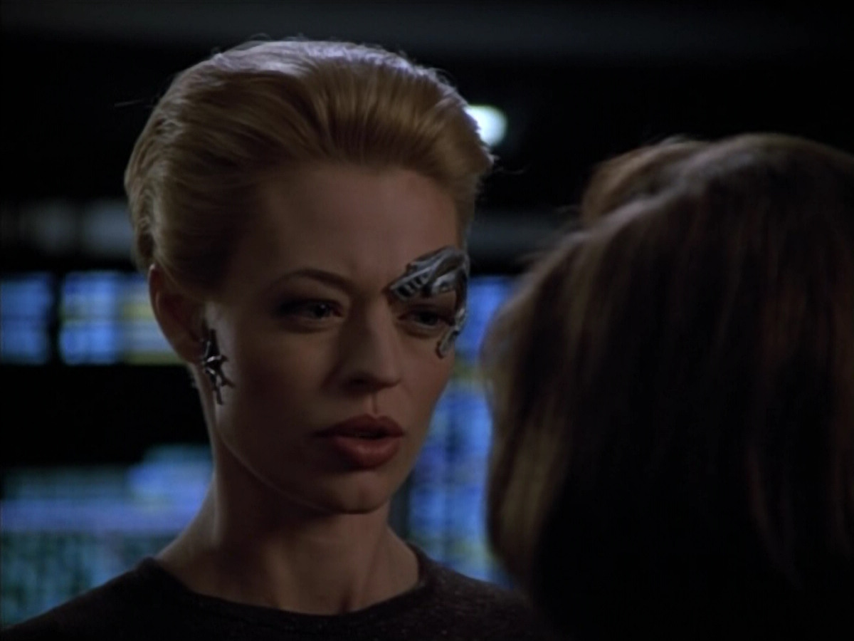 extant_StarTrek_Voyager_4x26-HopeAndFear_02067.jpg
