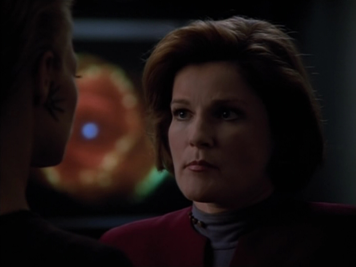 extant_StarTrek_Voyager_4x26-HopeAndFear_02115.jpg
