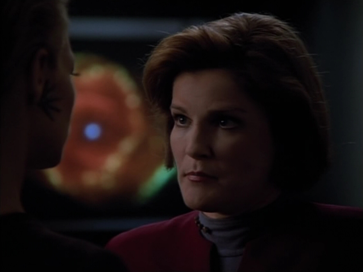 extant_StarTrek_Voyager_4x26-HopeAndFear_02126.jpg