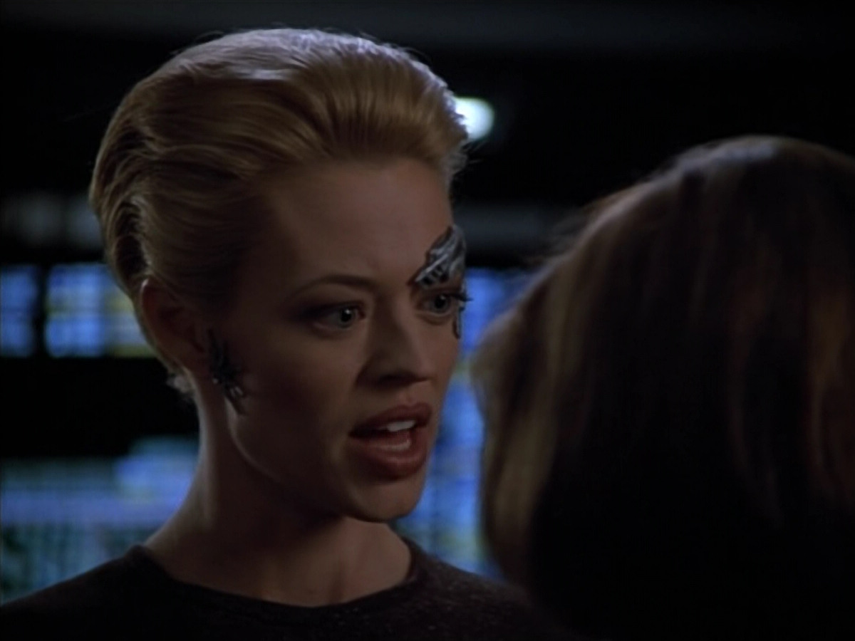 extant_StarTrek_Voyager_4x26-HopeAndFear_02140.jpg