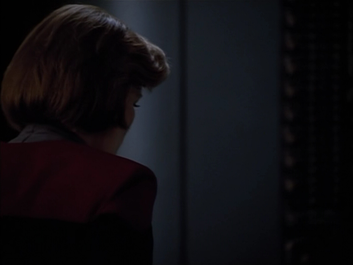 extant_StarTrek_Voyager_4x26-HopeAndFear_02152.jpg