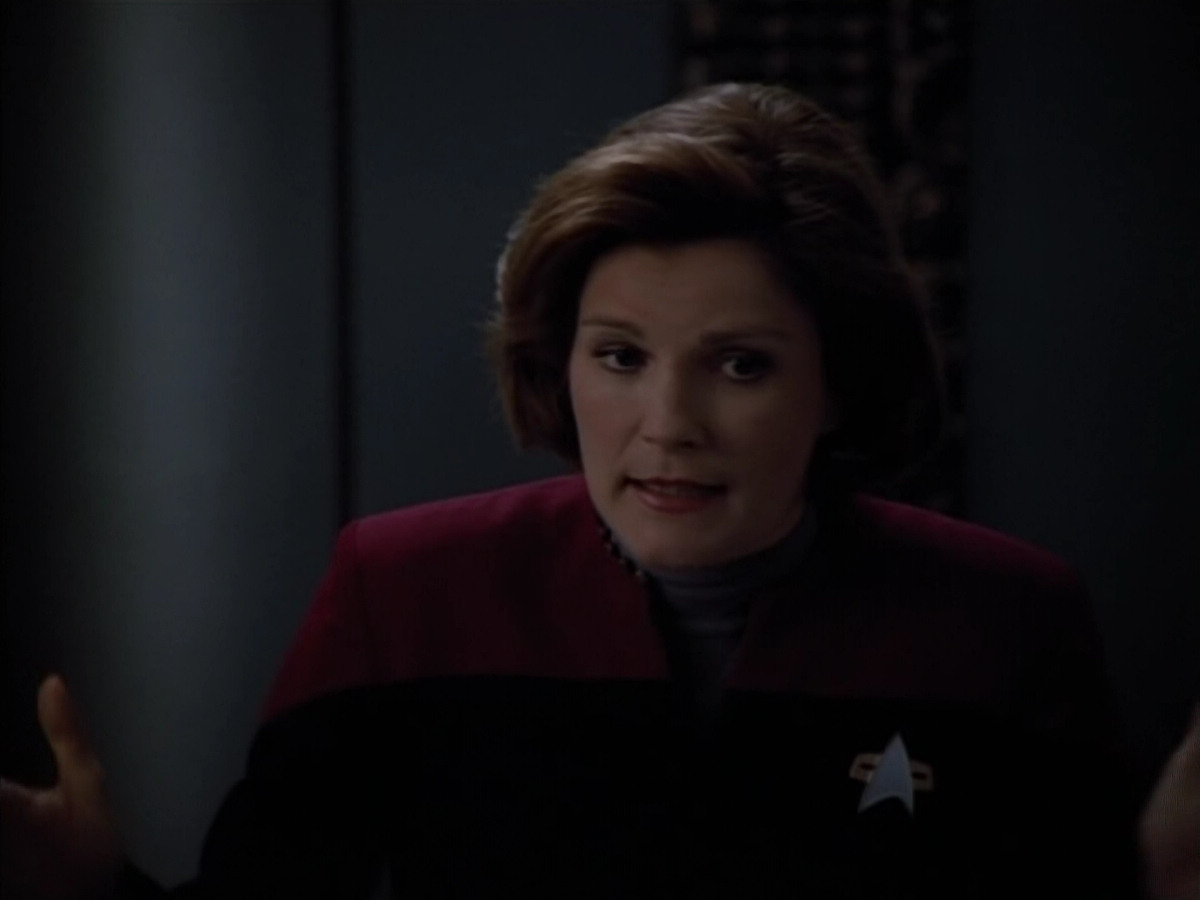 extant_StarTrek_Voyager_4x26-HopeAndFear_02163.jpg