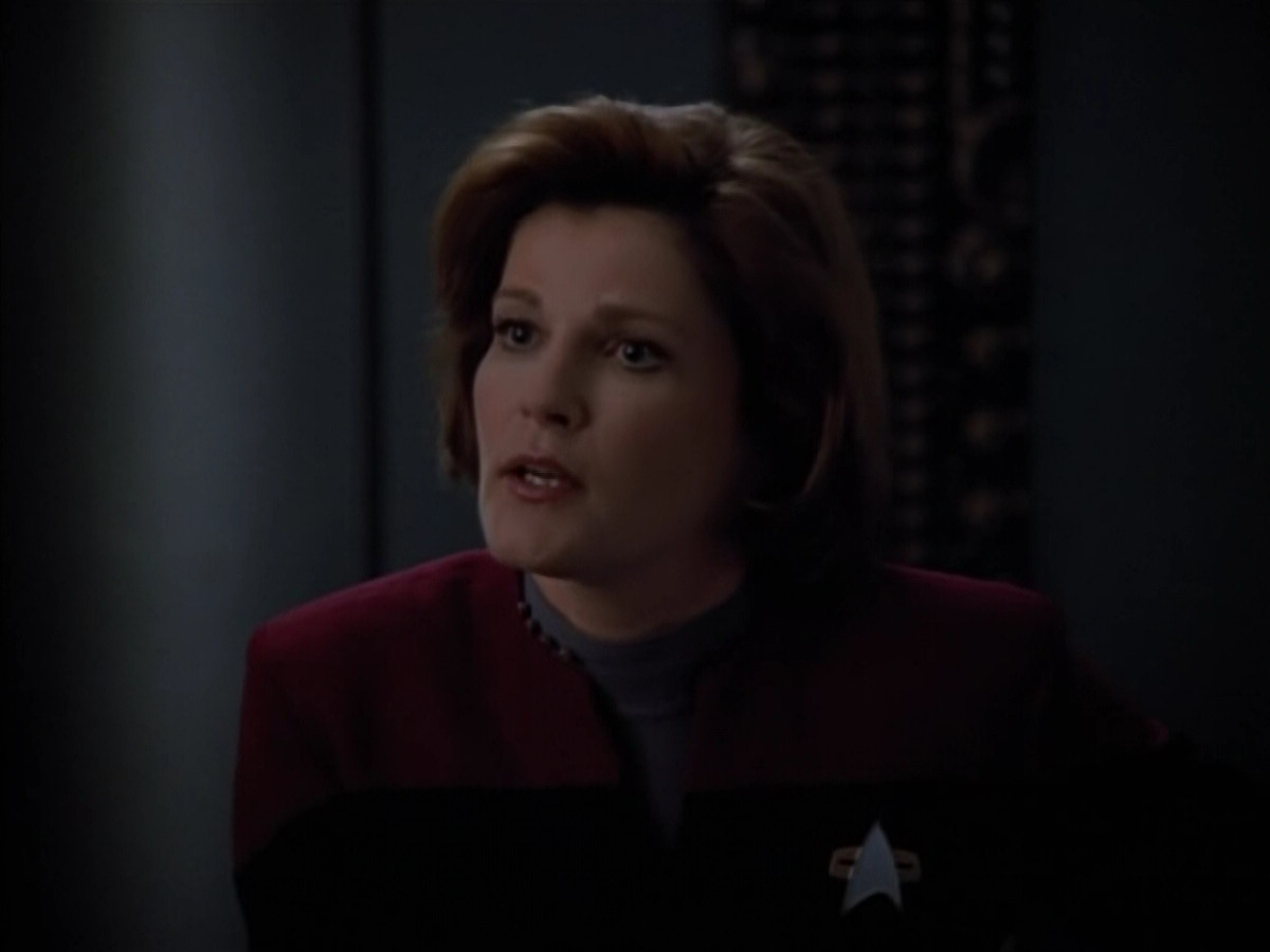 extant_StarTrek_Voyager_4x26-HopeAndFear_02178.jpg