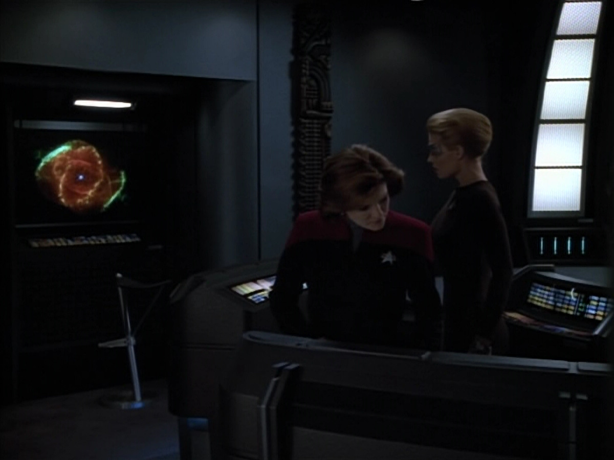 extant_StarTrek_Voyager_4x26-HopeAndFear_02228.jpg