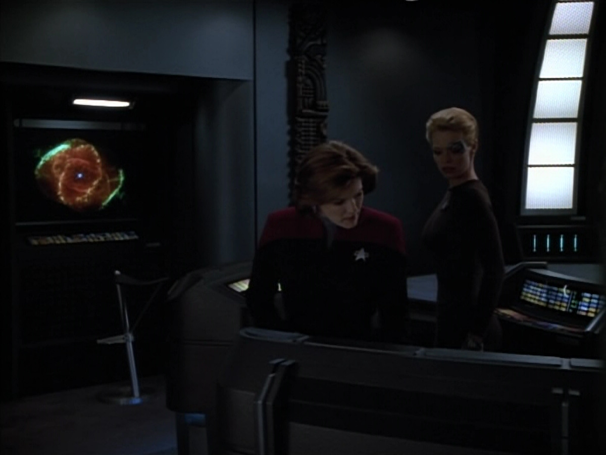 extant_StarTrek_Voyager_4x26-HopeAndFear_02230.jpg