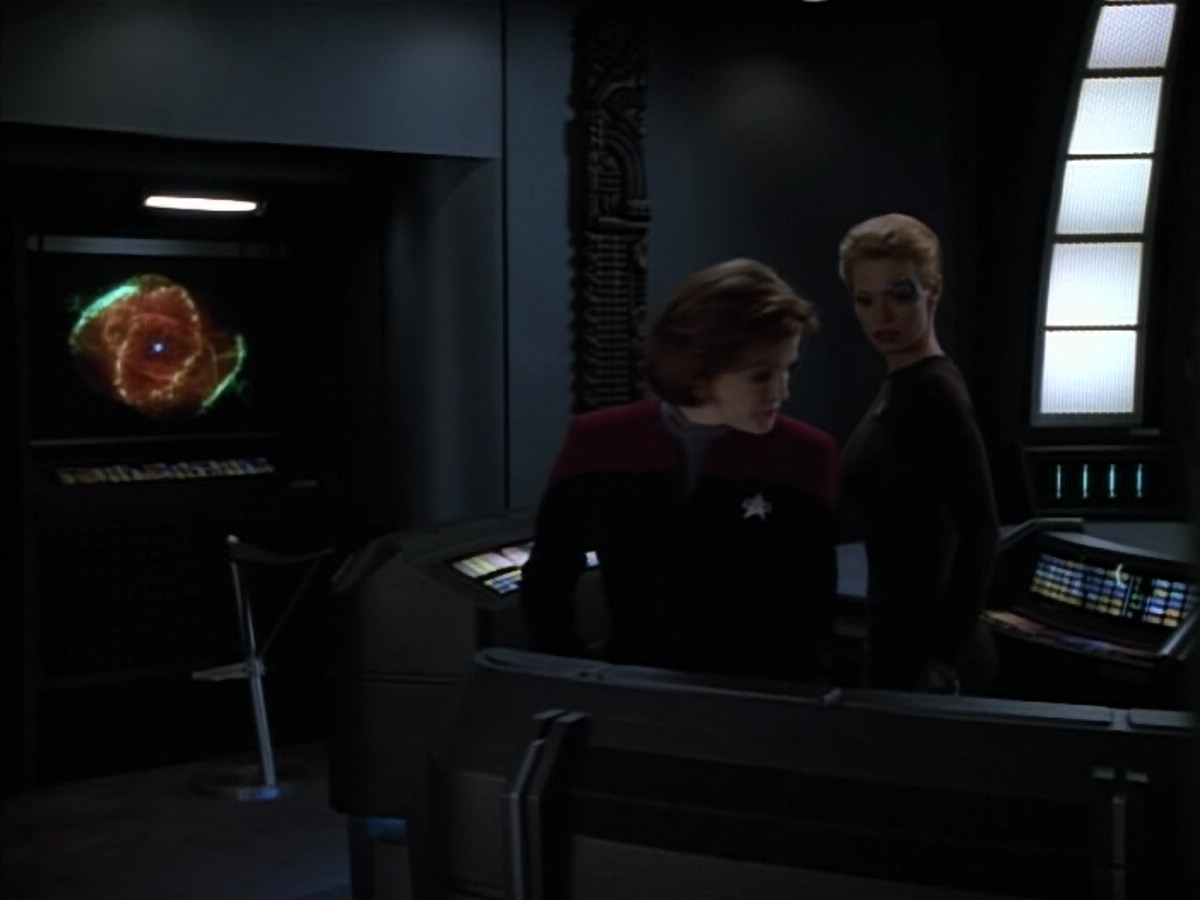extant_StarTrek_Voyager_4x26-HopeAndFear_02231.jpg
