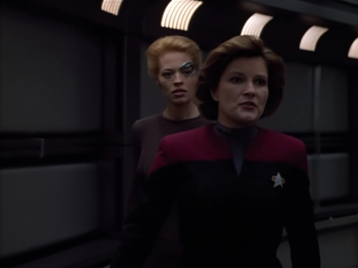 extant_StarTrek_Voyager_4x26-HopeAndFear_02370.jpg