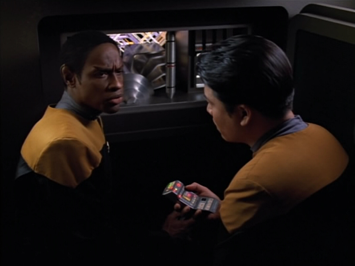 extant_StarTrek_Voyager_4x26-HopeAndFear_02373.jpg