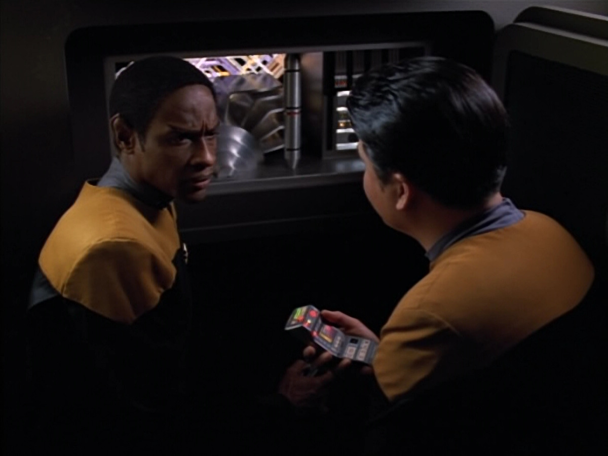 extant_StarTrek_Voyager_4x26-HopeAndFear_02376.jpg