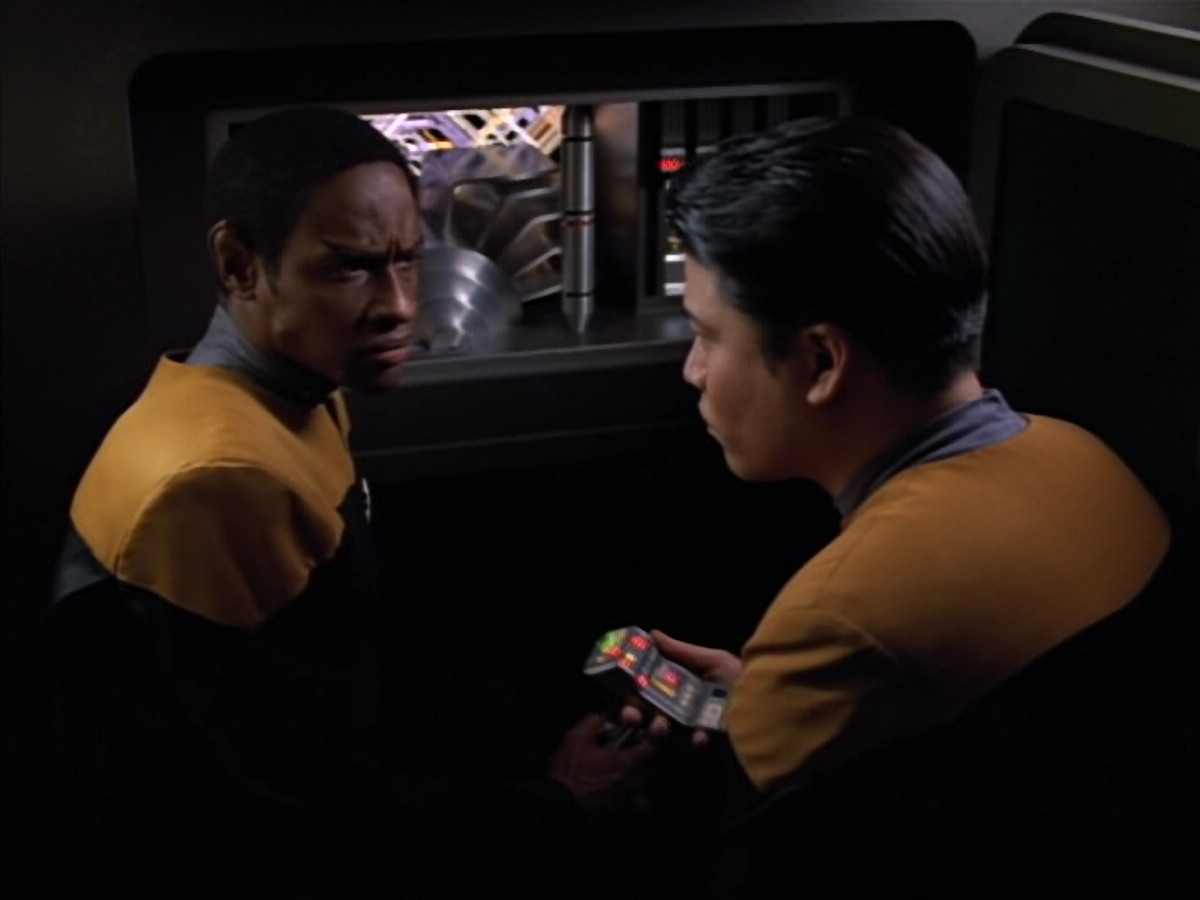 extant_StarTrek_Voyager_4x26-HopeAndFear_02382.jpg