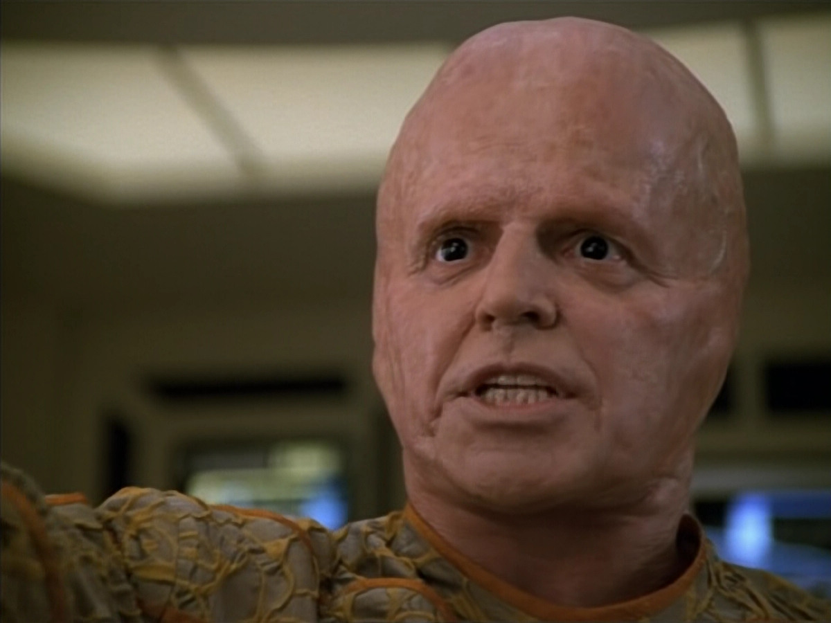extant_StarTrek_Voyager_4x26-HopeAndFear_02538.jpg
