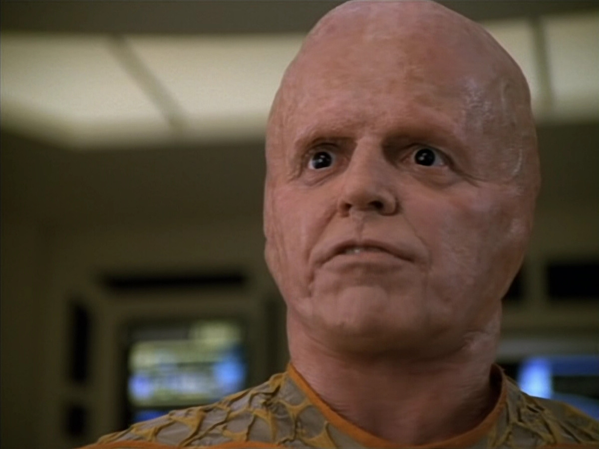 extant_StarTrek_Voyager_4x26-HopeAndFear_02539.jpg