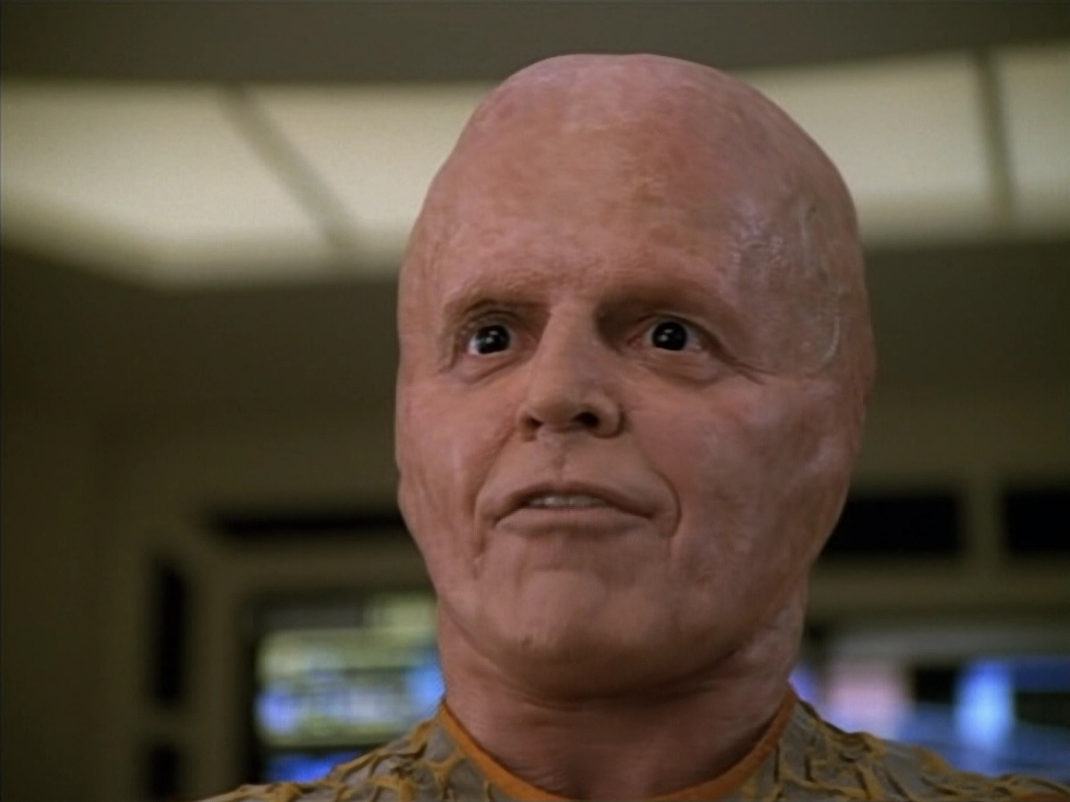 extant_StarTrek_Voyager_4x26-HopeAndFear_02553.jpg