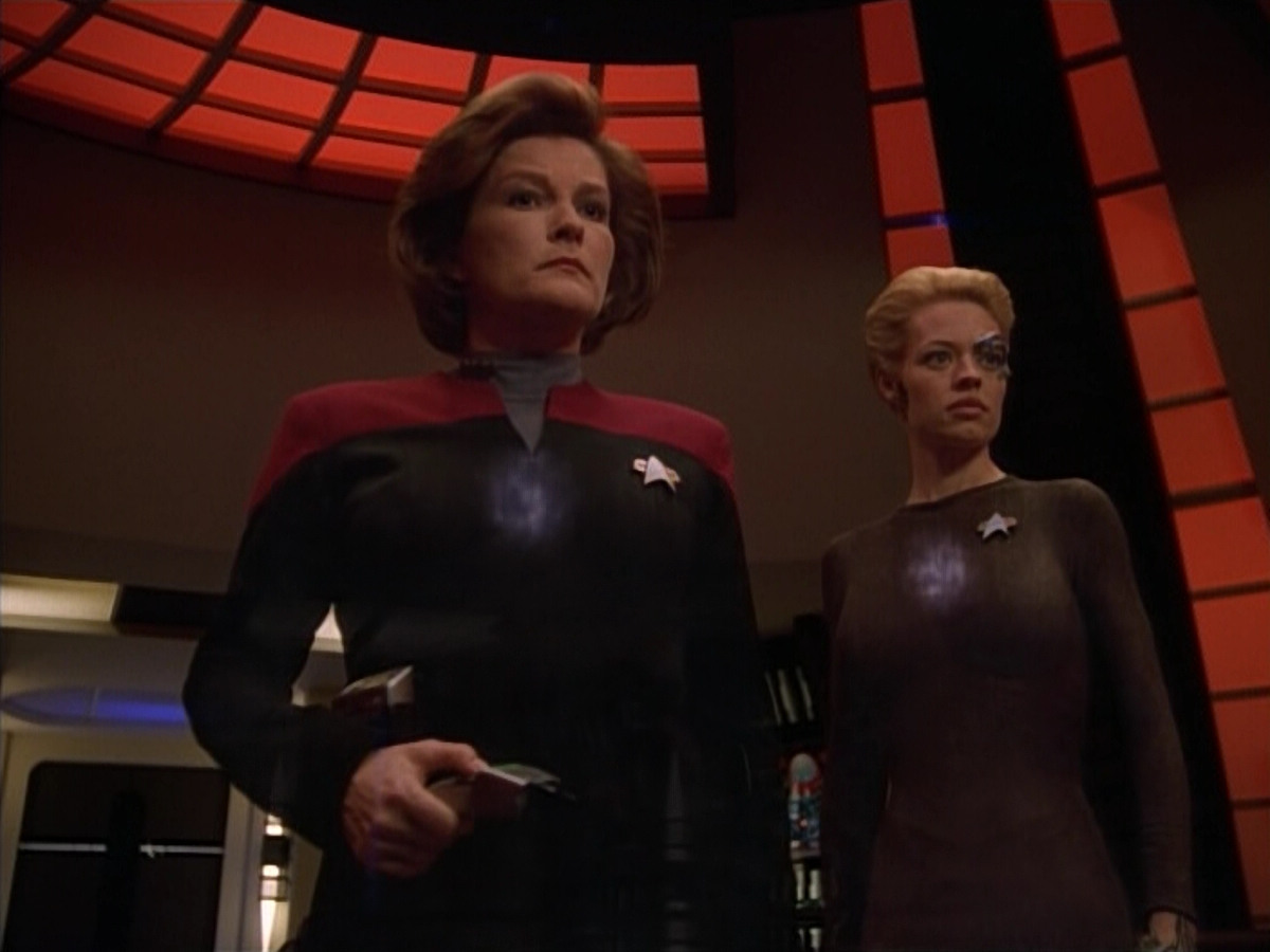 extant_StarTrek_Voyager_4x26-HopeAndFear_02629.jpg