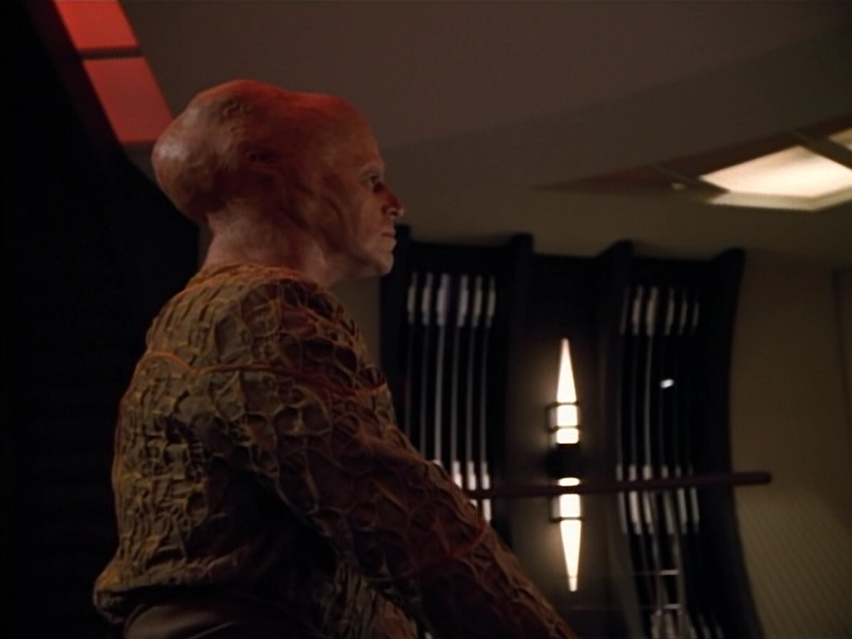 extant_StarTrek_Voyager_4x26-HopeAndFear_02643.jpg