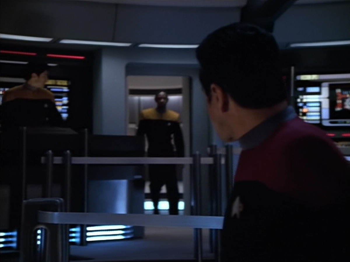 extant_StarTrek_Voyager_4x26-HopeAndFear_02665.jpg