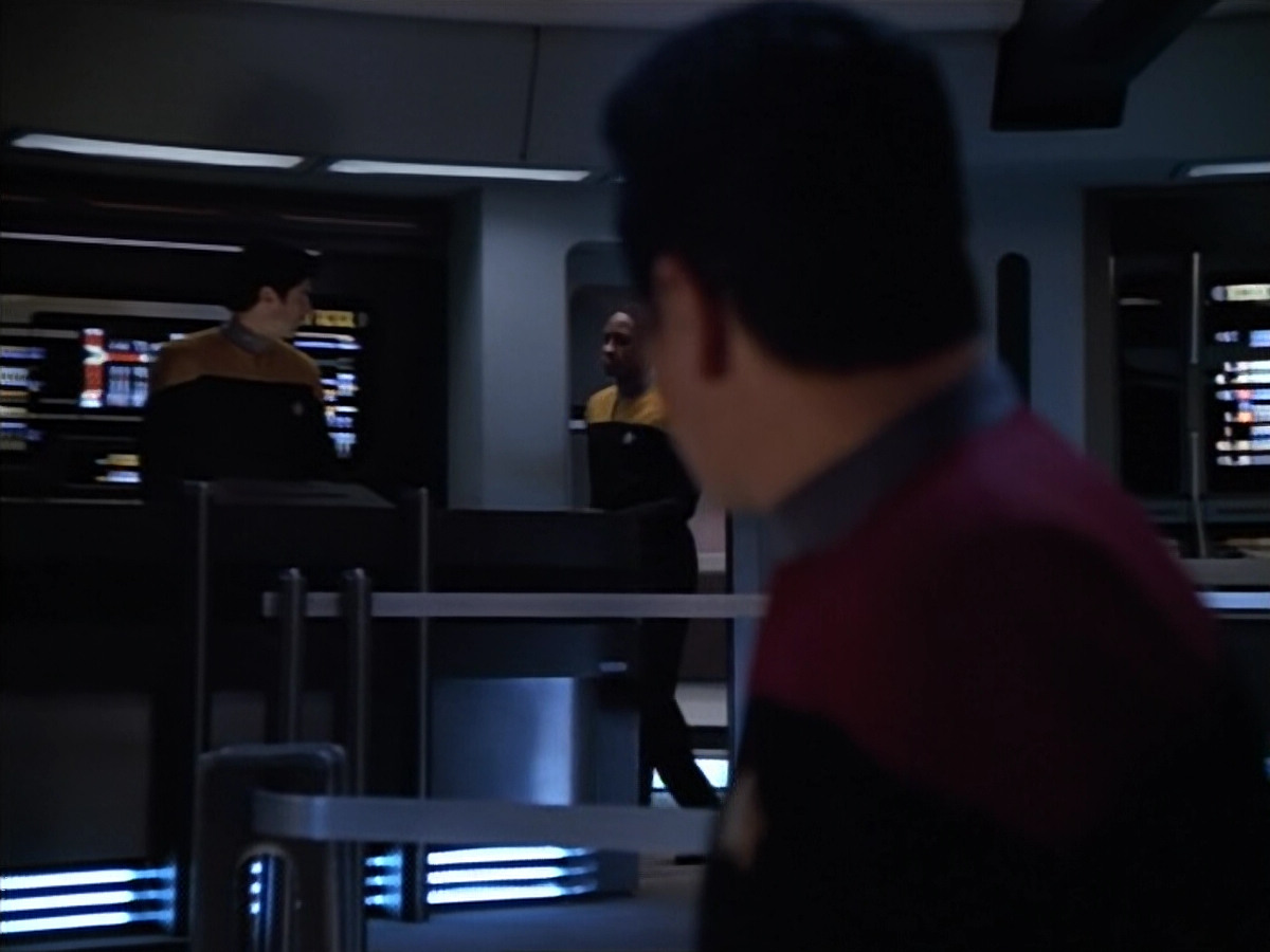 extant_StarTrek_Voyager_4x26-HopeAndFear_02666.jpg