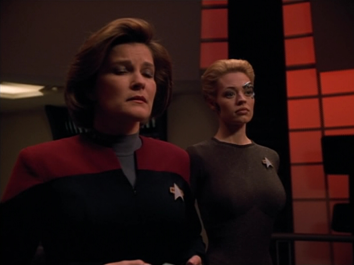 extant_StarTrek_Voyager_4x26-HopeAndFear_02737.jpg