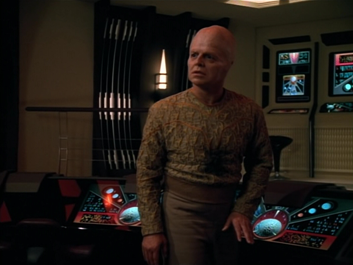extant_StarTrek_Voyager_4x26-HopeAndFear_02743.jpg