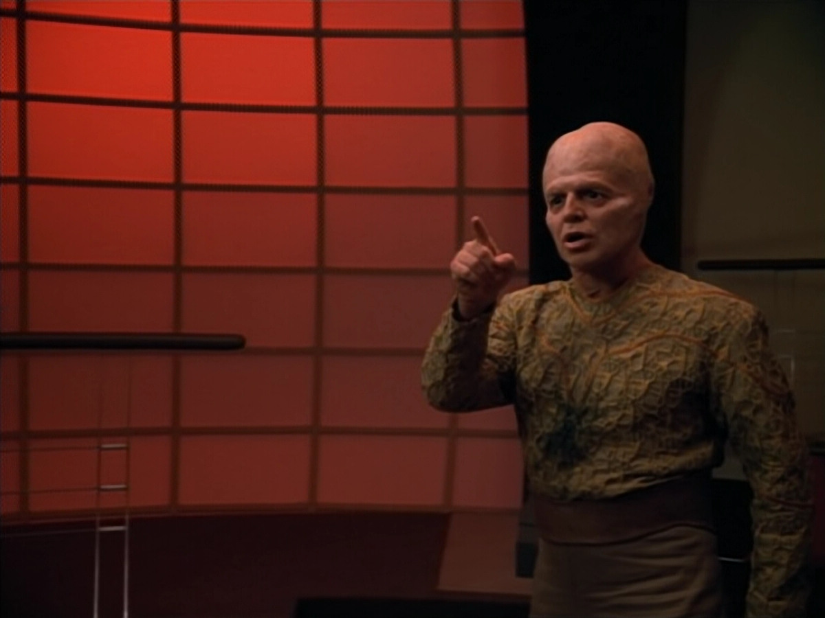 extant_StarTrek_Voyager_4x26-HopeAndFear_02749.jpg