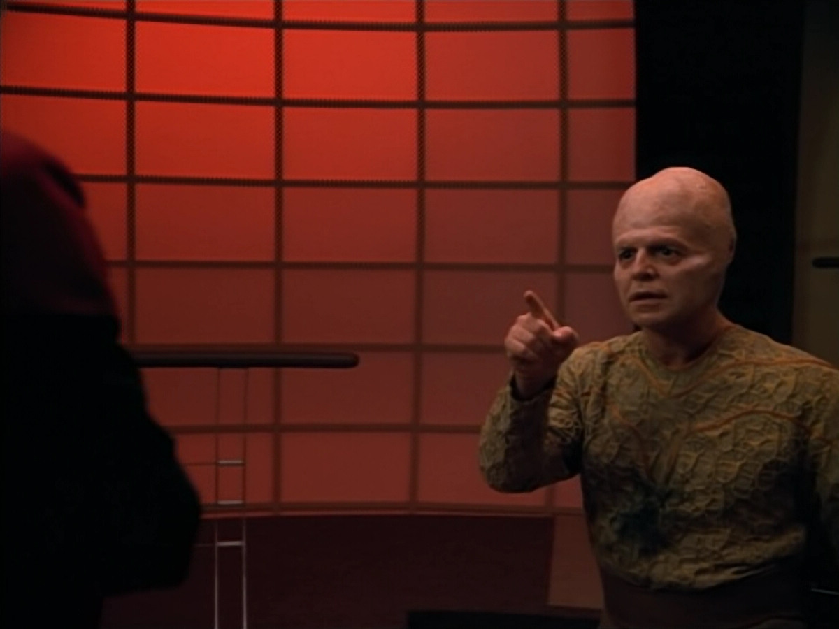 extant_StarTrek_Voyager_4x26-HopeAndFear_02751.jpg