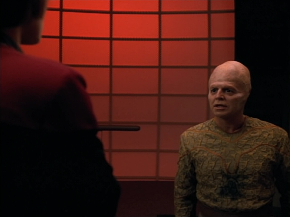 extant_StarTrek_Voyager_4x26-HopeAndFear_02758.jpg