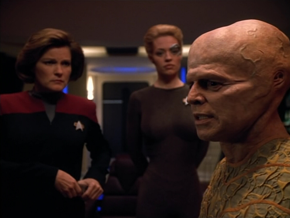 extant_StarTrek_Voyager_4x26-HopeAndFear_02843.jpg