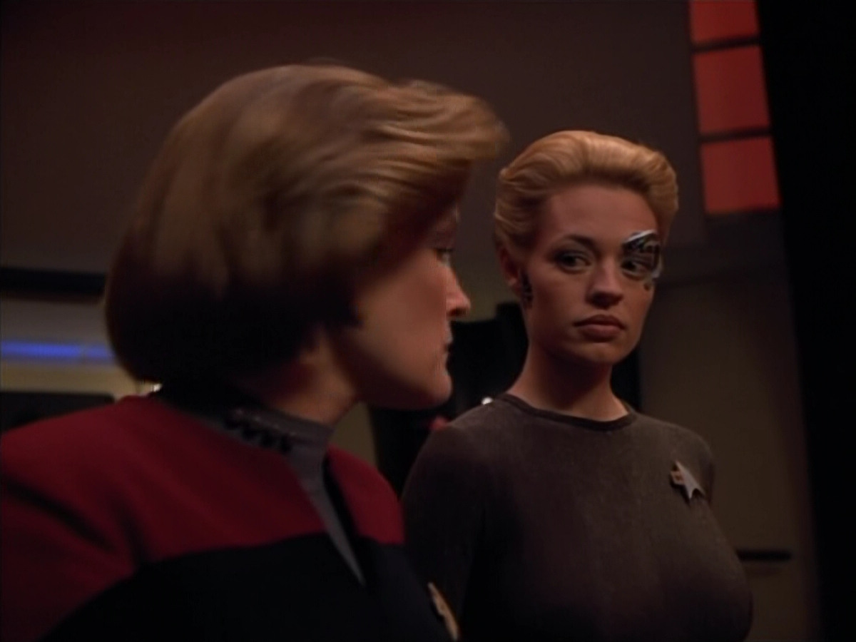 extant_StarTrek_Voyager_4x26-HopeAndFear_02952.jpg
