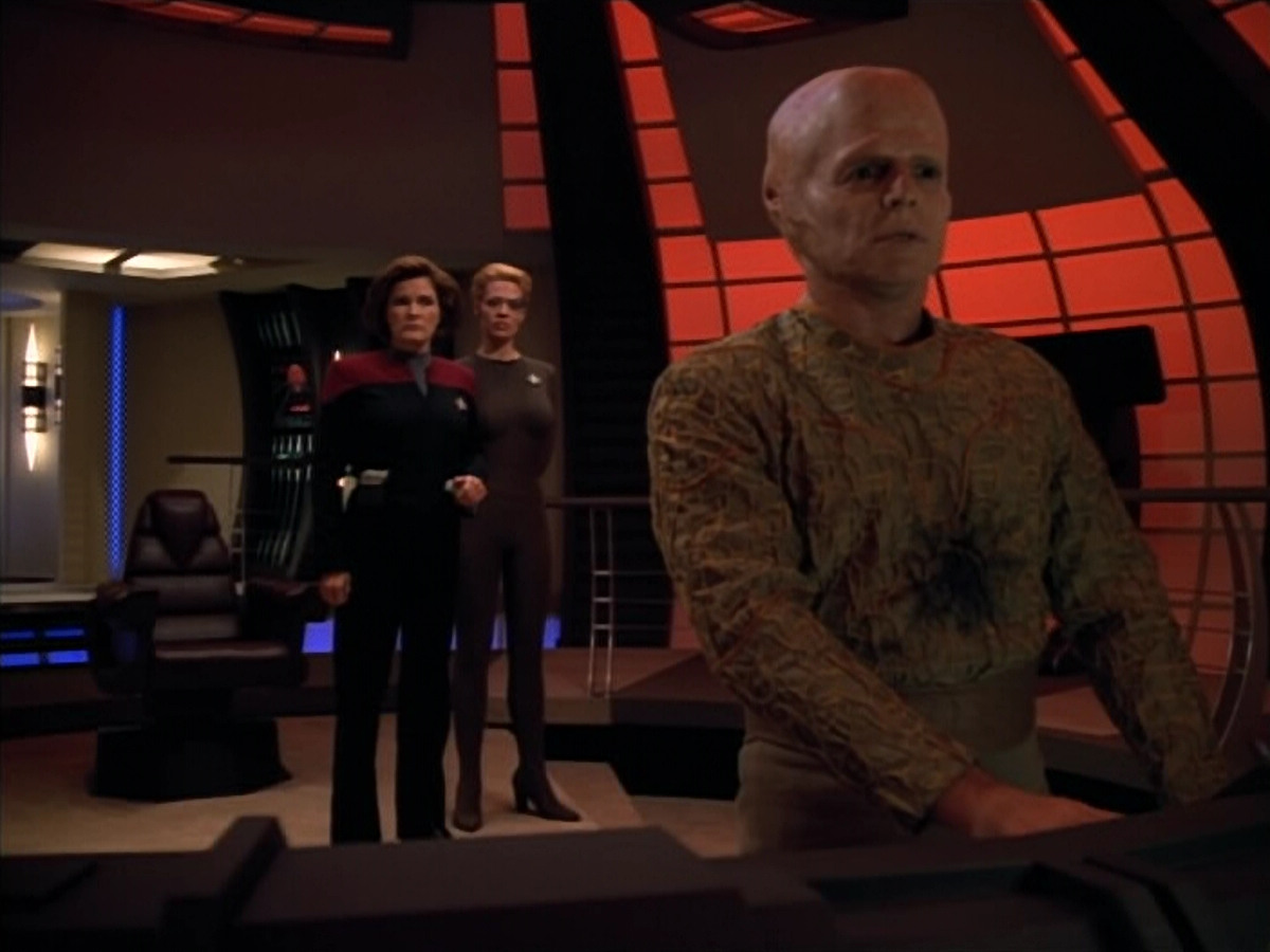 extant_StarTrek_Voyager_4x26-HopeAndFear_02956.jpg