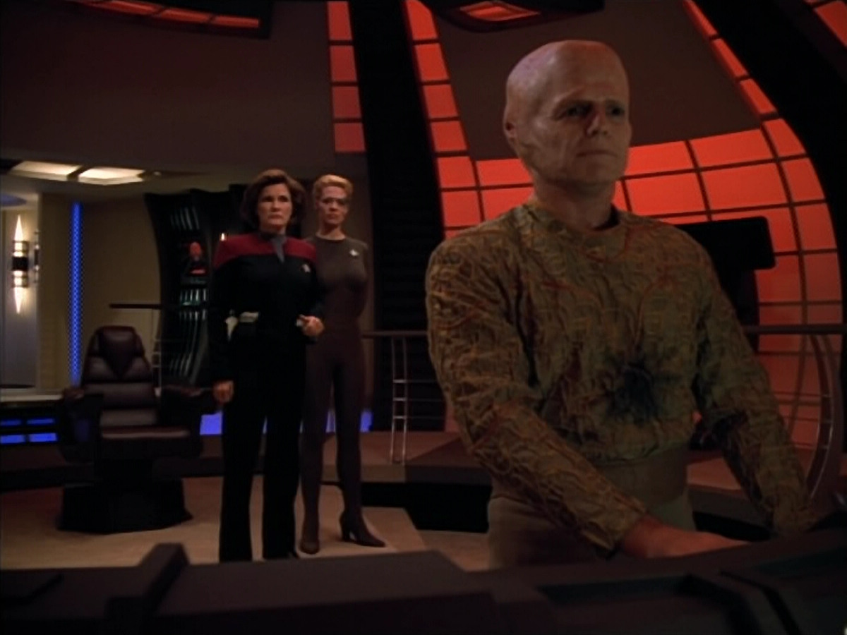 extant_StarTrek_Voyager_4x26-HopeAndFear_02958.jpg