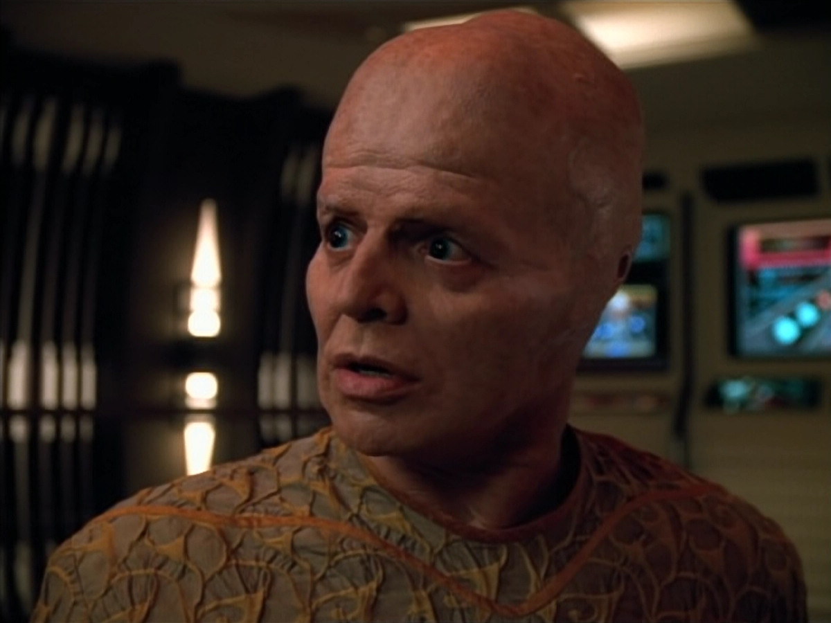 extant_StarTrek_Voyager_4x26-HopeAndFear_02978.jpg