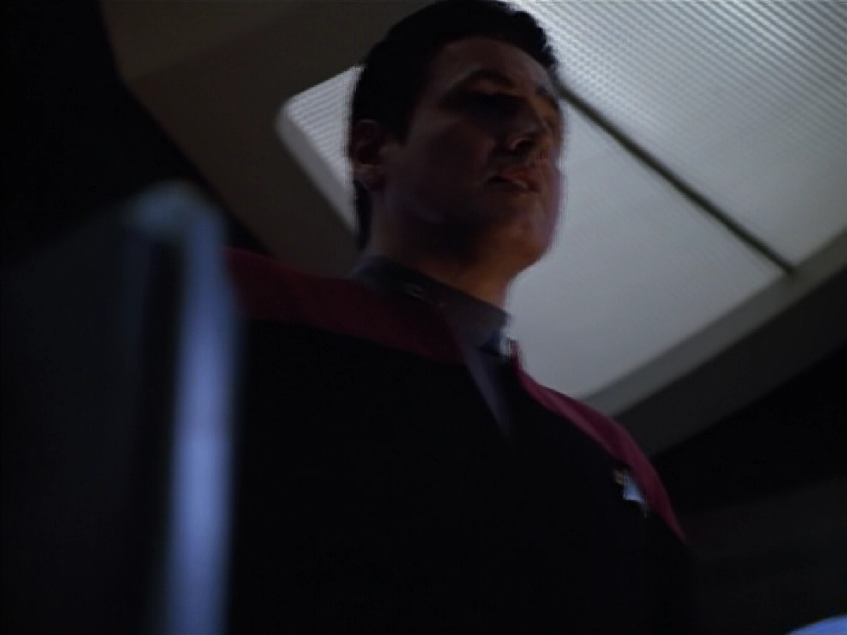 extant_StarTrek_Voyager_4x26-HopeAndFear_03055.jpg