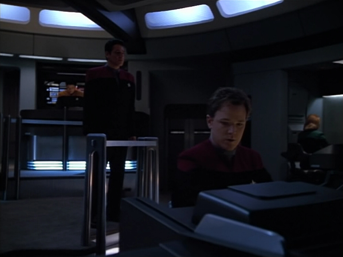 extant_StarTrek_Voyager_4x26-HopeAndFear_03062.jpg