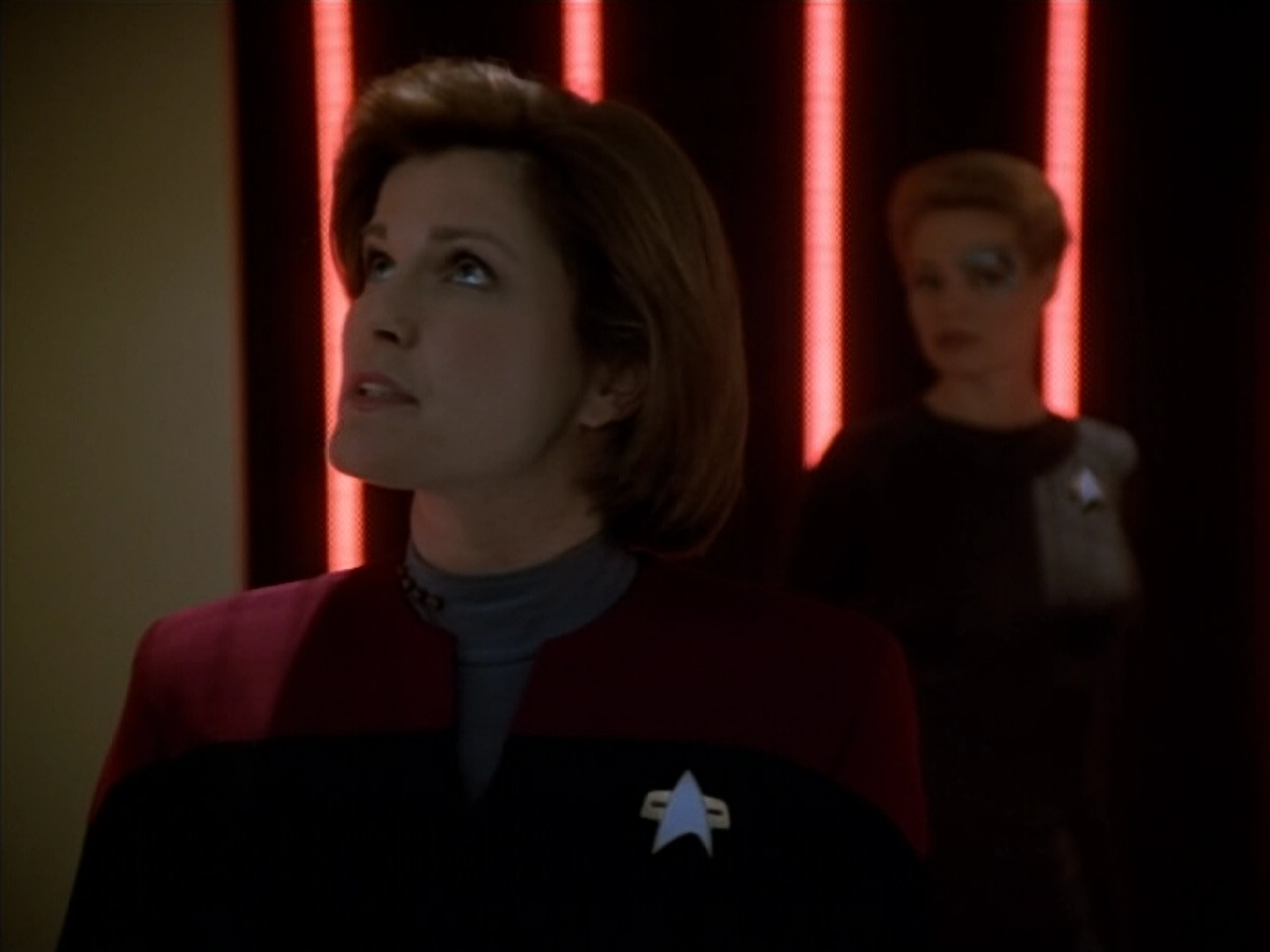 extant_StarTrek_Voyager_4x26-HopeAndFear_03133.jpg