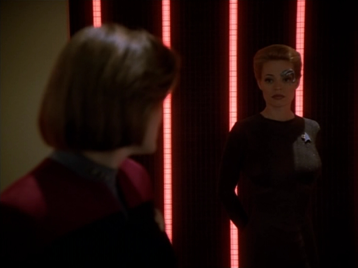 extant_StarTrek_Voyager_4x26-HopeAndFear_03141.jpg